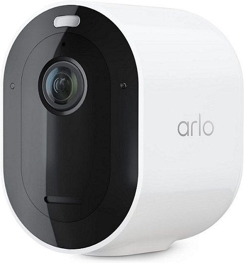 دوربین Arlo Pro 4 Spotlight نمونه ای از بعترین دوربین بیسیم است.